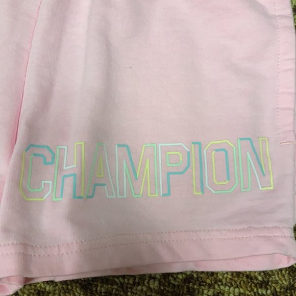 Champion Girls Shorts - Picture 2 of 3